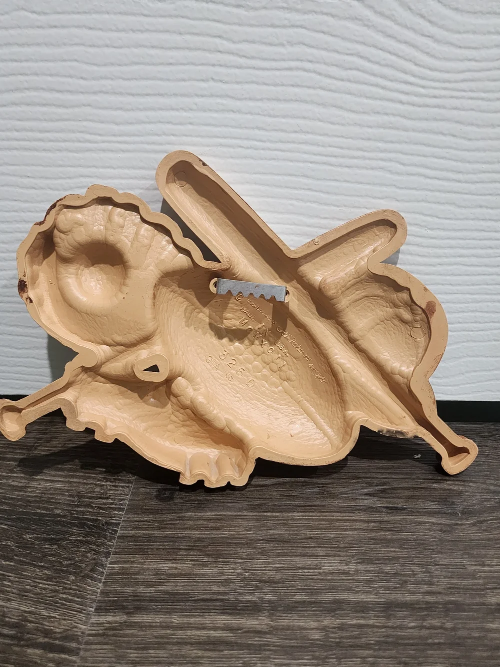 Home Interiors & Gifts Beige Decorative Wall Sculpture - Model 3260
